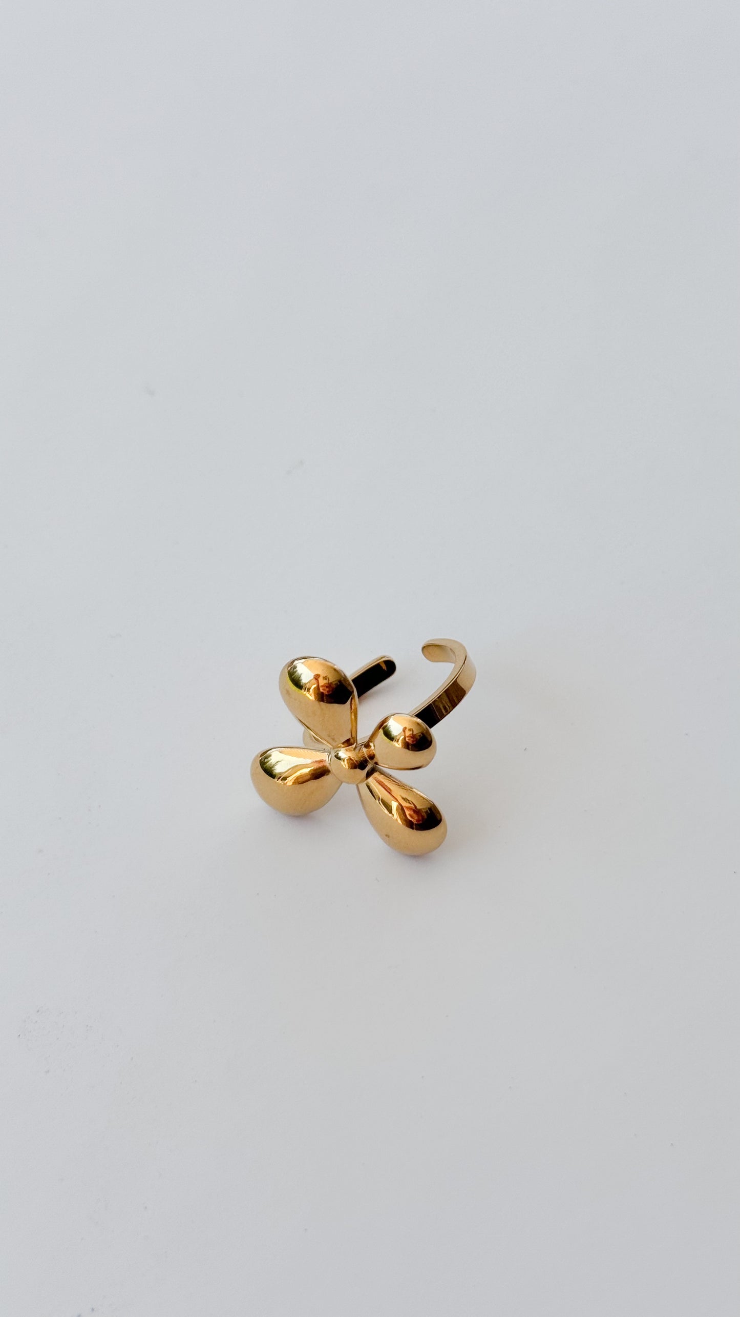 Clover Ring